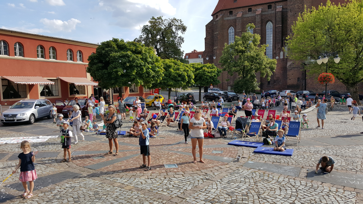 Obraz dla galerii: 9 i 16.07.2018 Kino na leżakach