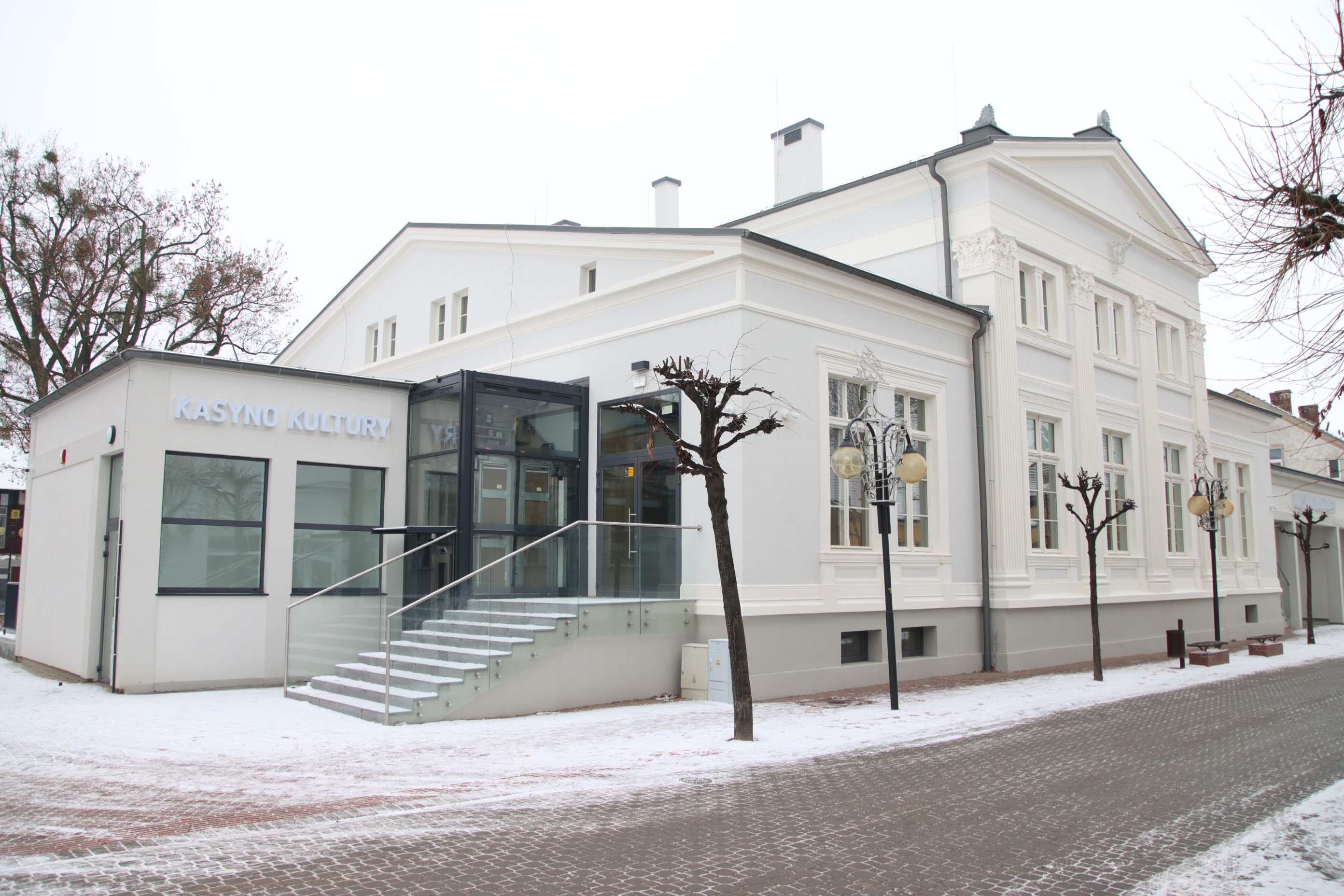 Obraz dla galerii: 4.12.2023 Kasyno Kultury zimą - Fot. Mirosław Wiśniewski