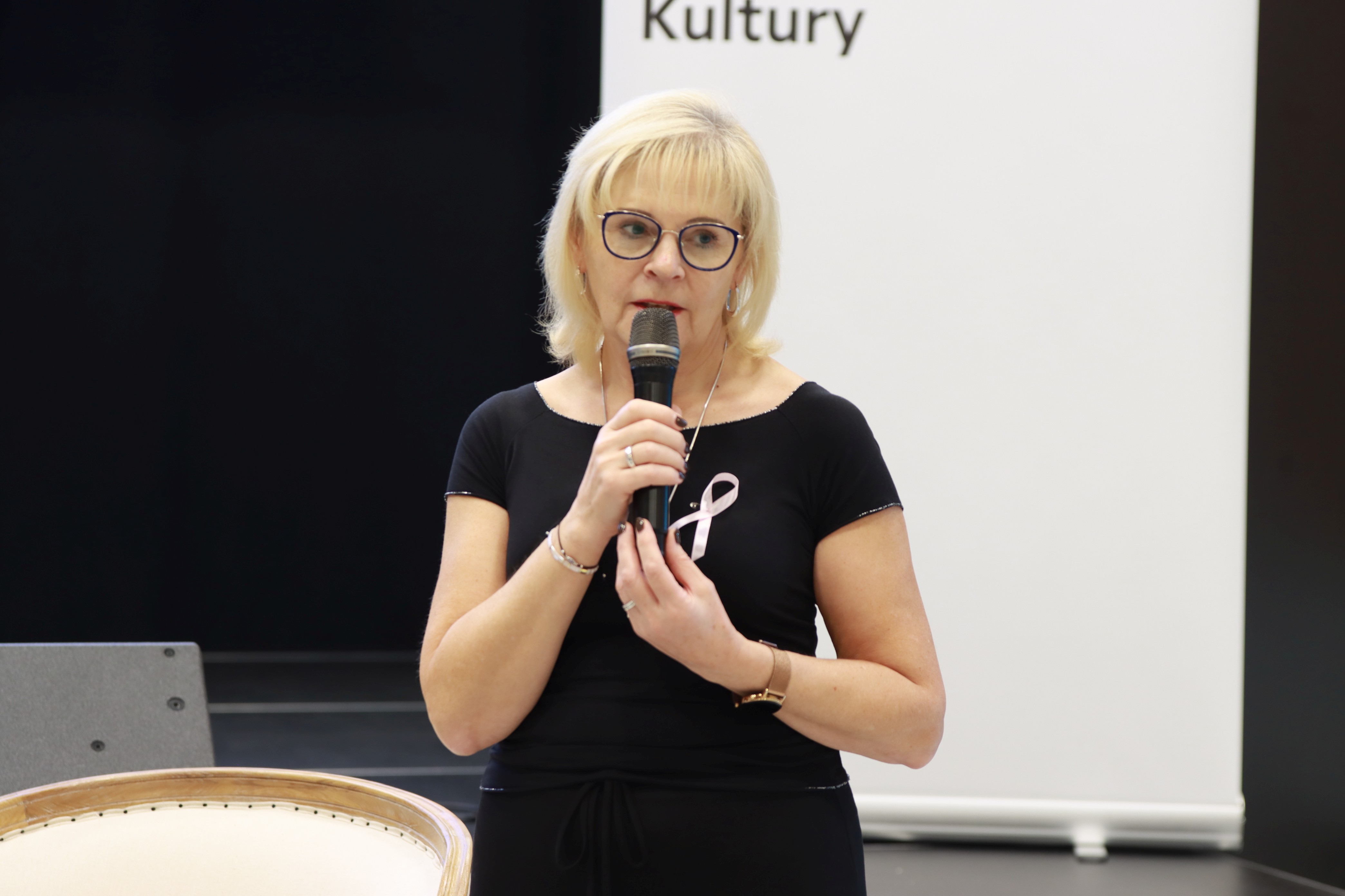 Obraz dla galerii: 23.10.2024 Profilaktyka raka sutka - wykład Grzegorza Chołopiaka - fot Karolina Studzińska