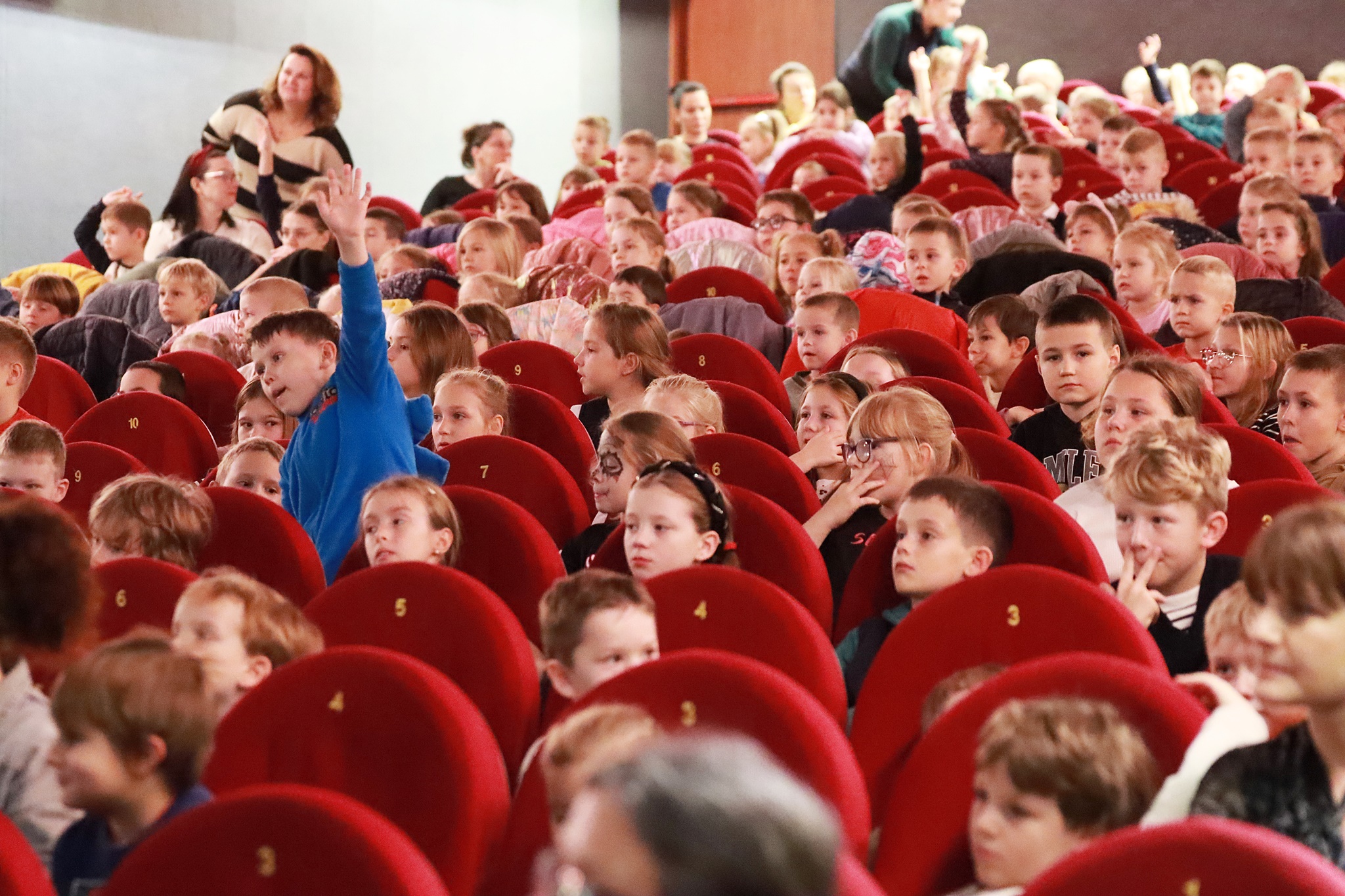 Obraz dla galerii: 30.10.2024 Rodzina Pana Smyczka - koncert Polskiej Filharmonii Kameralnej w Sopocie - Fot. Mirosław Wiśniewski