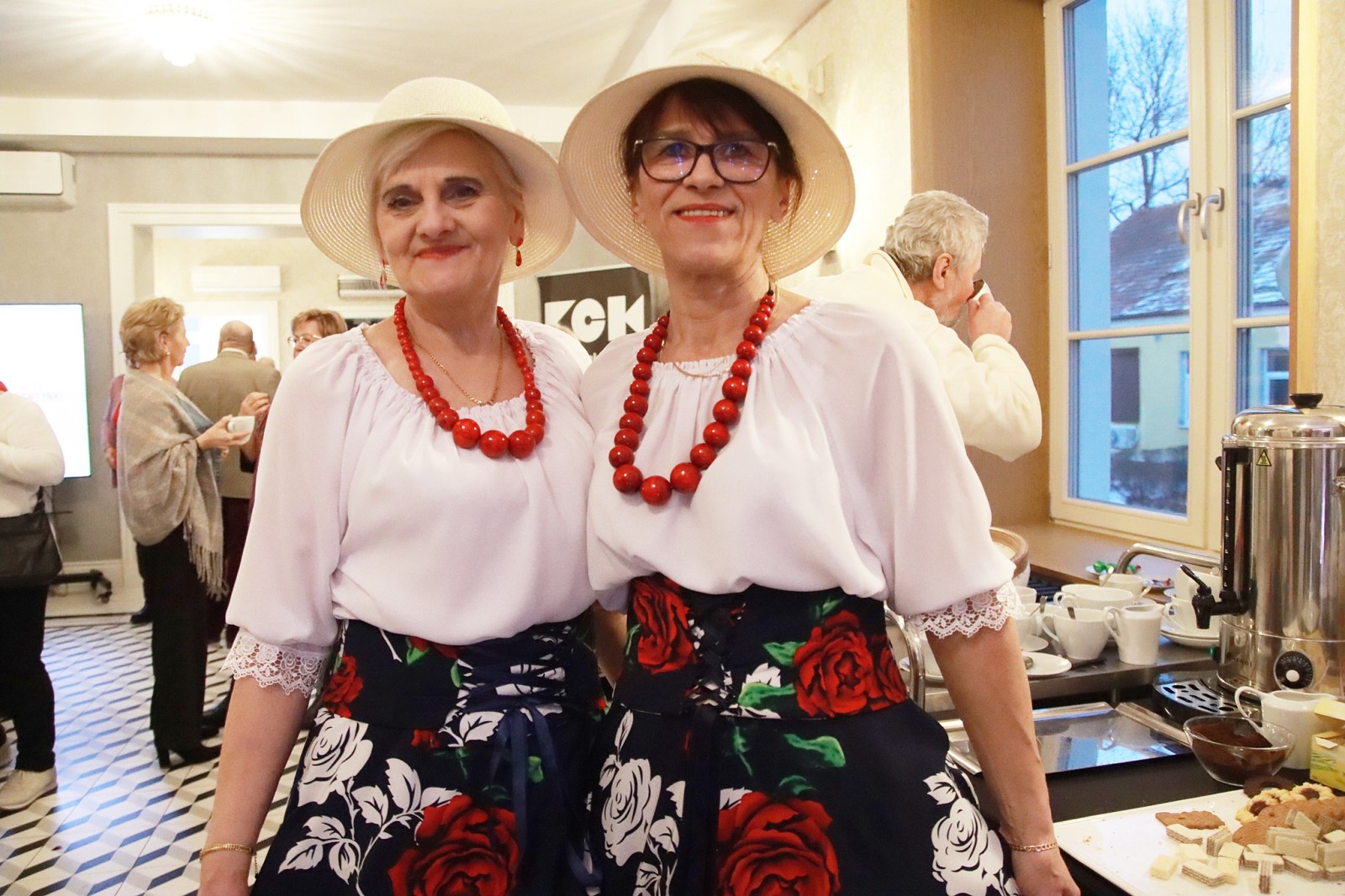 Obraz dla galerii: 14.02.2025 Zakochany Dzień Kobiet. Koncert zespołu Powiślanki - Fot. Mirosław Wiśniewski