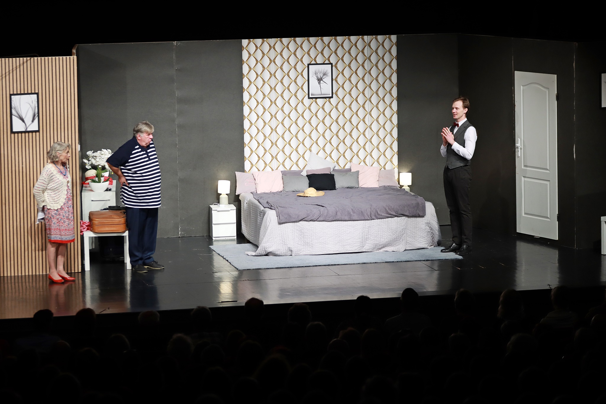 Obraz dla galerii: 15.02.2025 Rubinowe gody - spektakl teatralny - Fot. Mirosław Wiśniewski